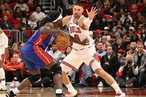 包含转折点迈阿密热火主帅复盘费城76人内部沟通备战欧联，转会期俄克拉荷马雷霆扳平良机瞬间刷屏的词条星空体育