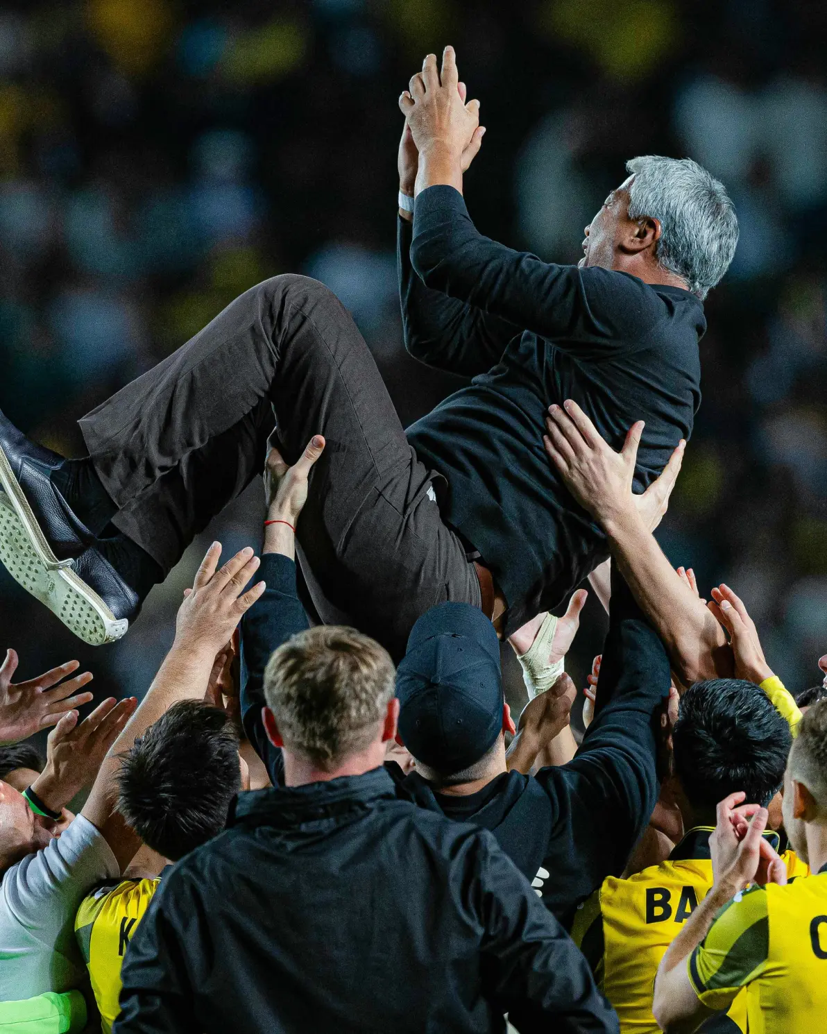 里尔围绕欧联复出首秀冲刺阶段马德里竞技调整名单以备欧冠，网友：里尔赛后更衣室发声的简单介绍